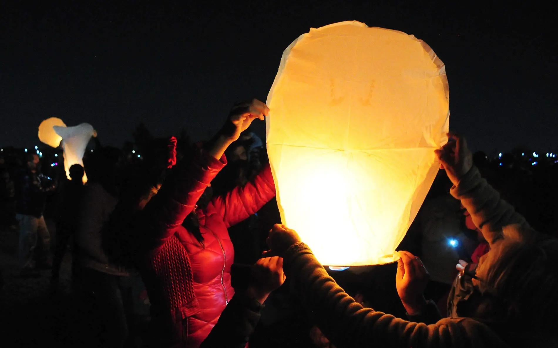 Globos de Cantoya, un mal para las fiestas decembrinas 